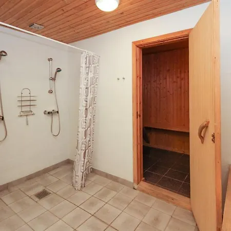 Holiday home Five-bedroom Holiday In *