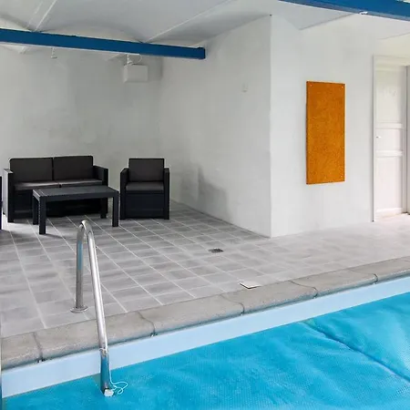 Five-bedroom Holiday In
