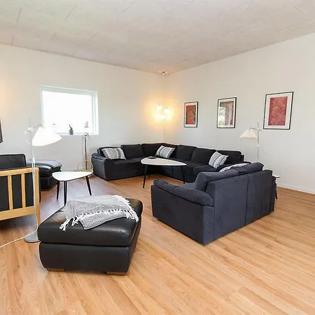 Five-bedroom Holiday In * Vra