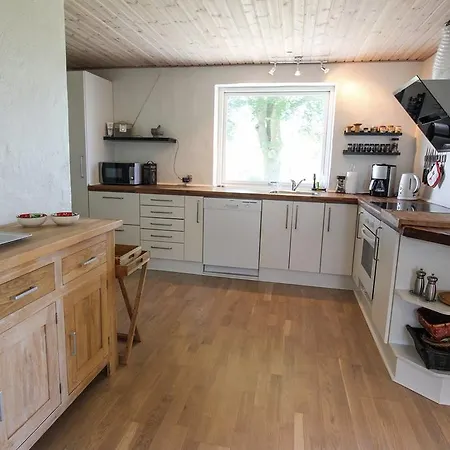 Five-bedroom Holiday In Semesterbostad